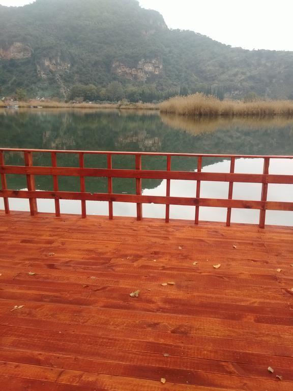 Holiday Hotel 达利安 外观 照片
