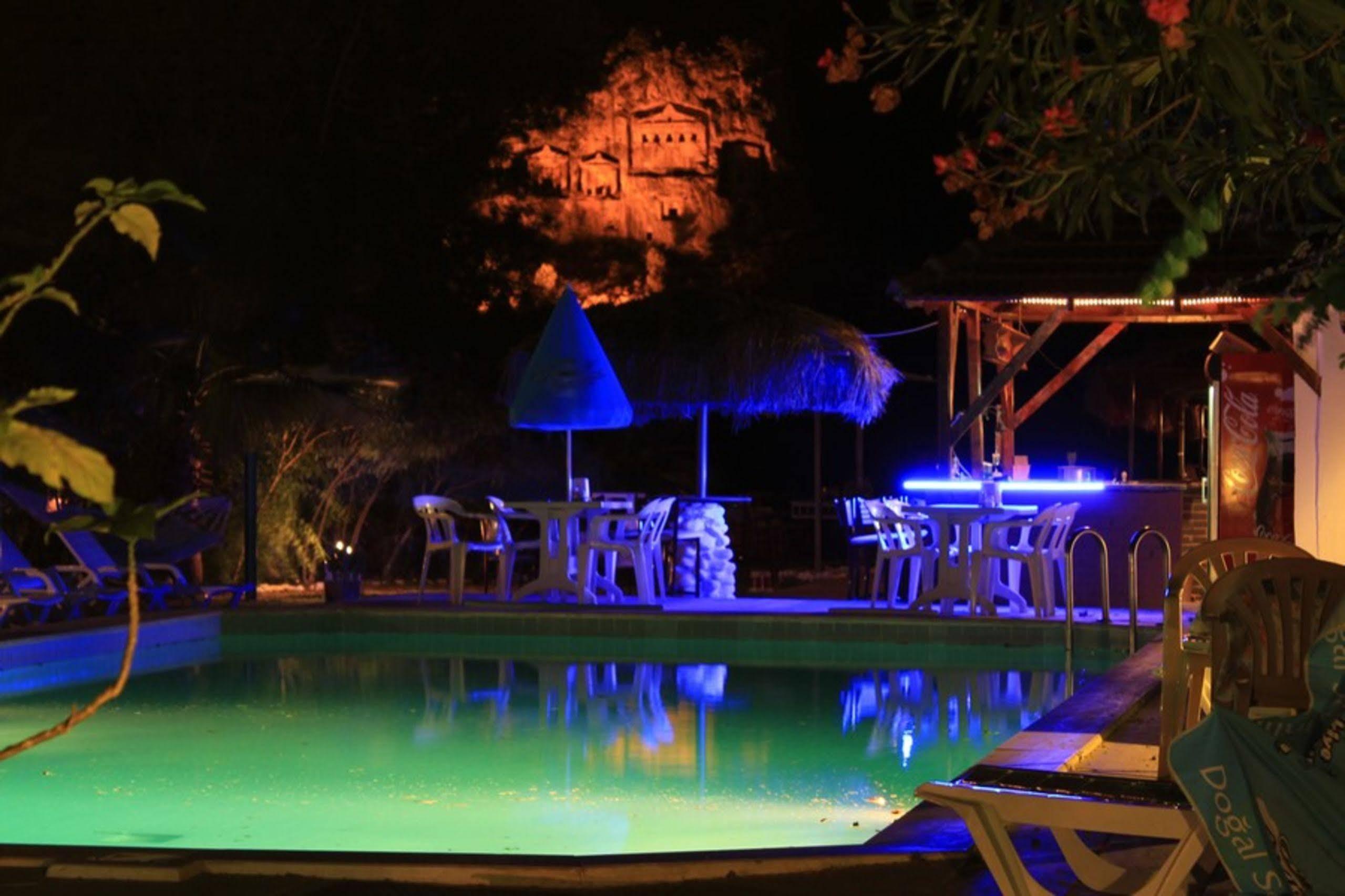 Holiday Hotel 达利安 外观 照片
